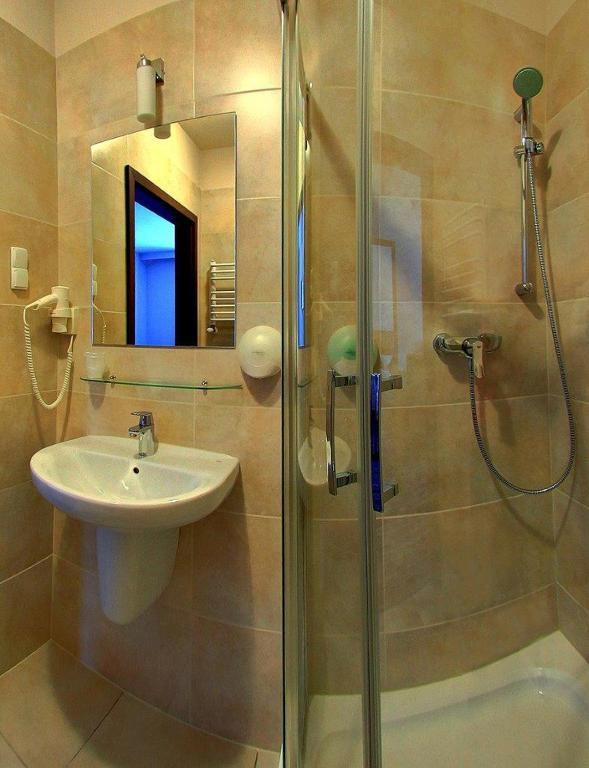 Hotel Camelot Szczawno-Zdroj Habitación foto