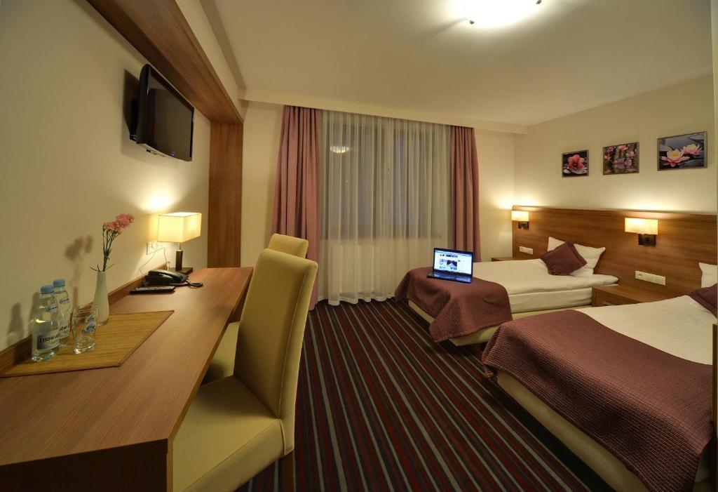 Hotel Camelot Szczawno-Zdroj Habitación foto