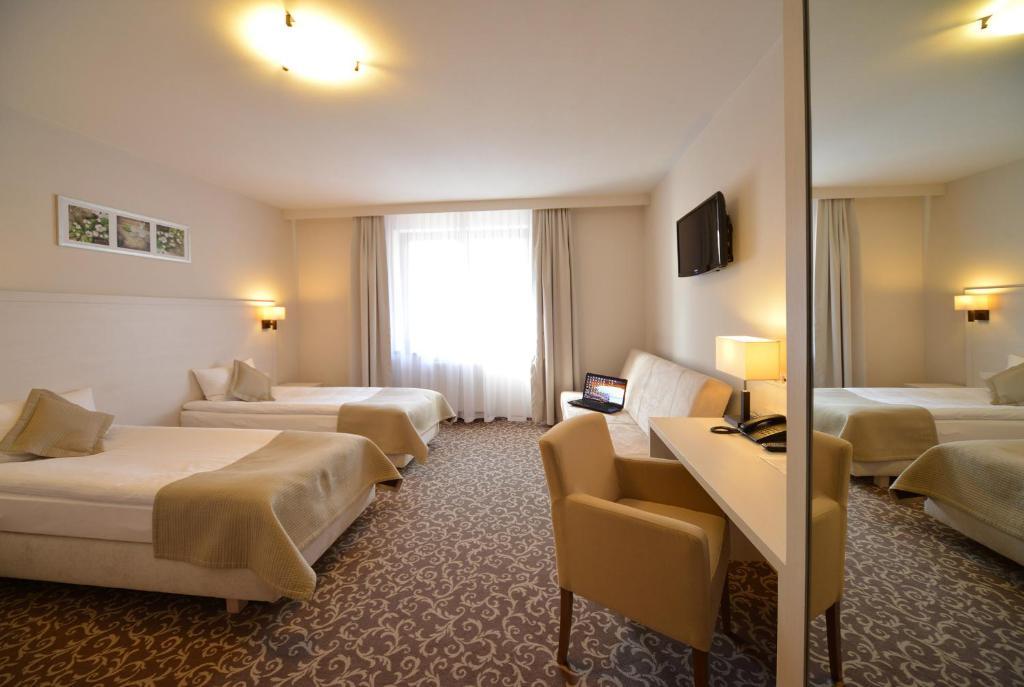 Hotel Camelot Szczawno-Zdroj Habitación foto